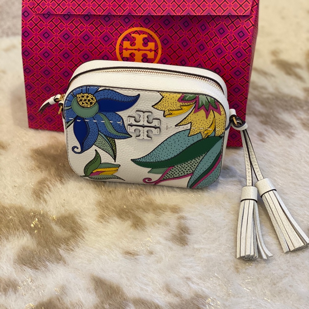 Tory Burch NWOT McGraw Camera Bag